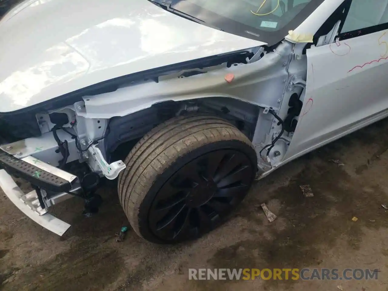 10 Photograph of a damaged car 5YJ3E1EC2MF980927 TESLA MODEL 3 2021