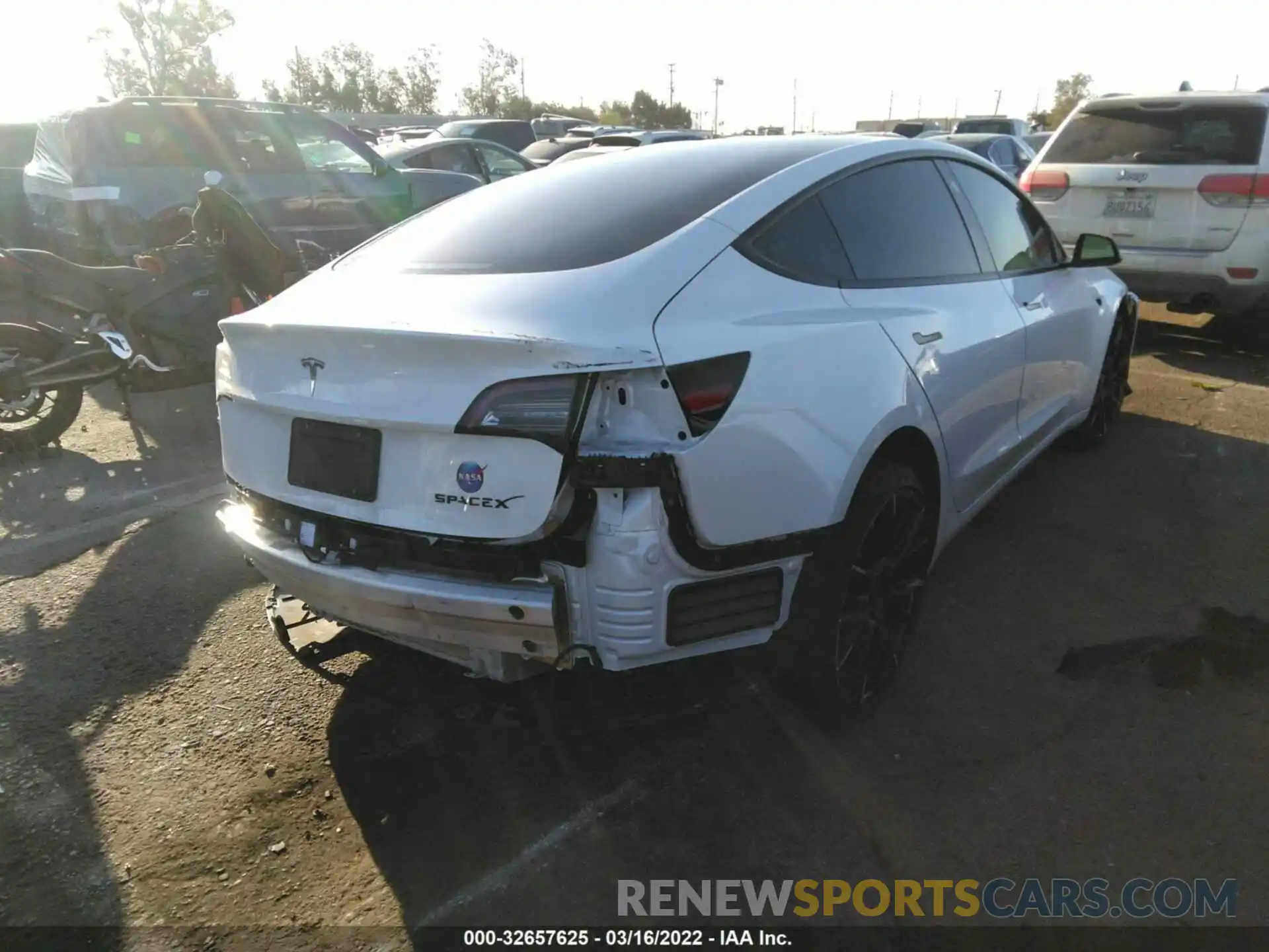 4 Photograph of a damaged car 5YJ3E1EC4MF030827 TESLA MODEL 3 2021