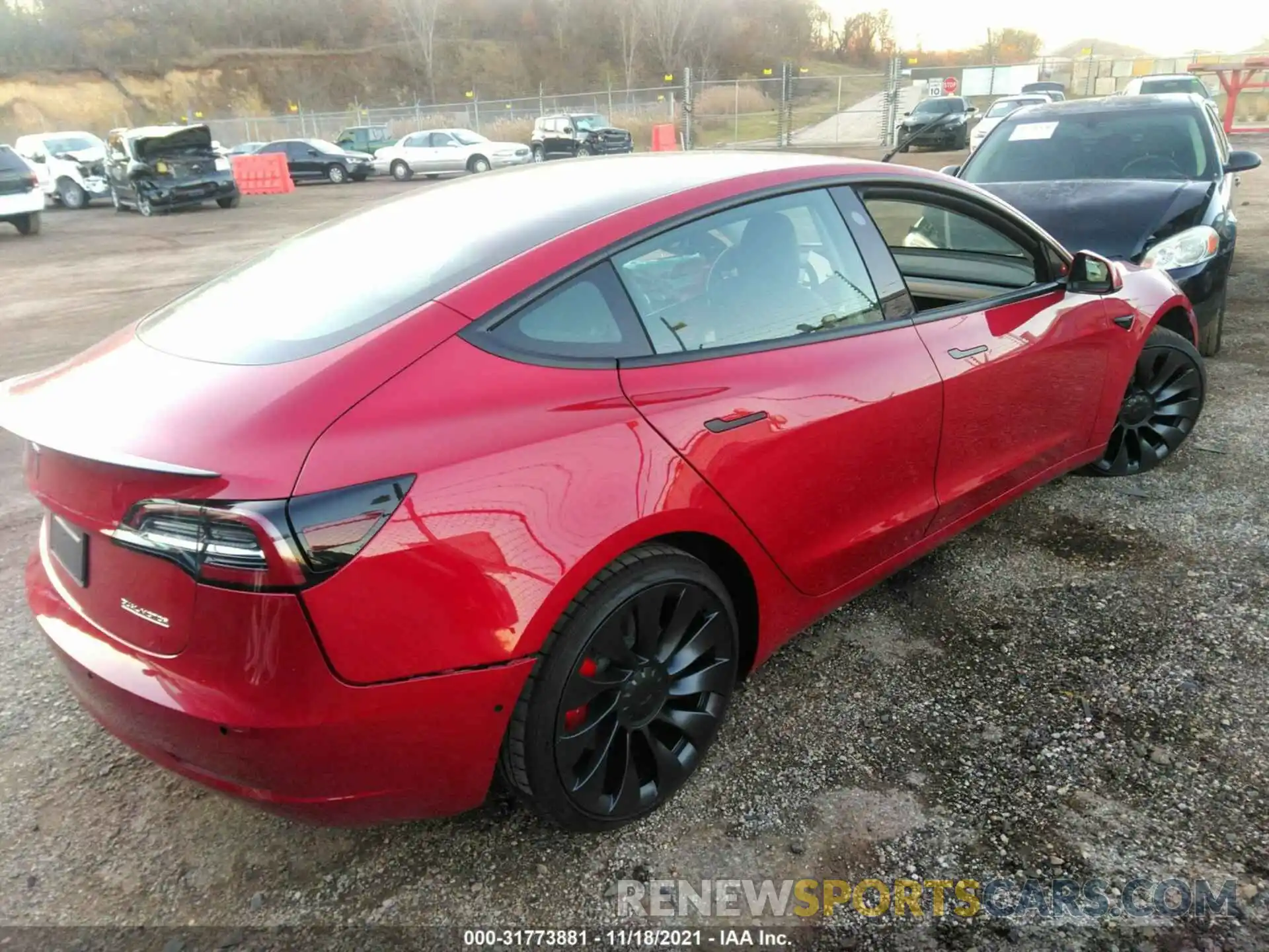 4 Фотография поврежденного автомобиля 5YJ3E1EC5MF061875 TESLA MODEL 3 2021