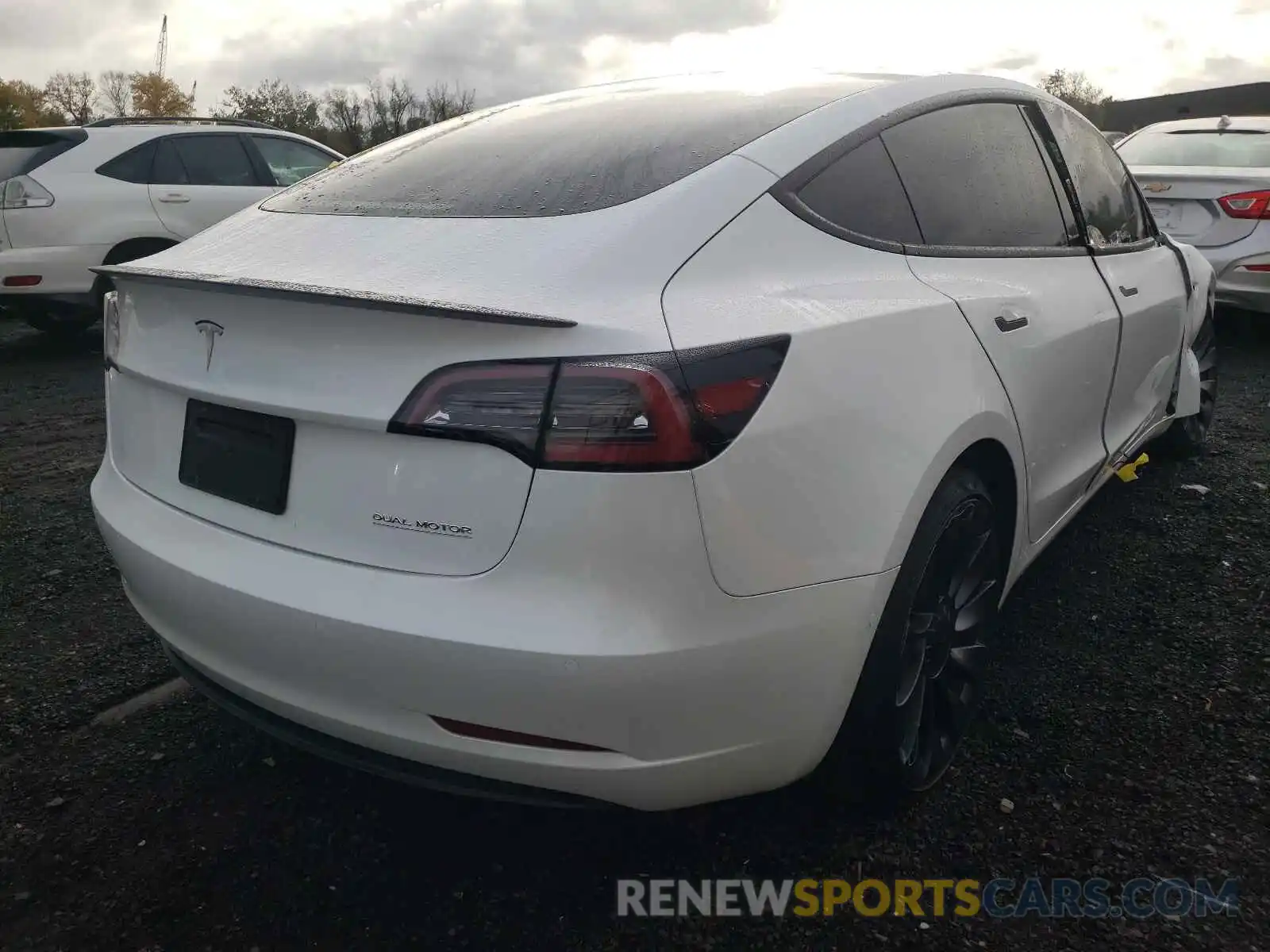 4 Photograph of a damaged car 5YJ3E1EC6MF020378 TESLA MODEL 3 2021