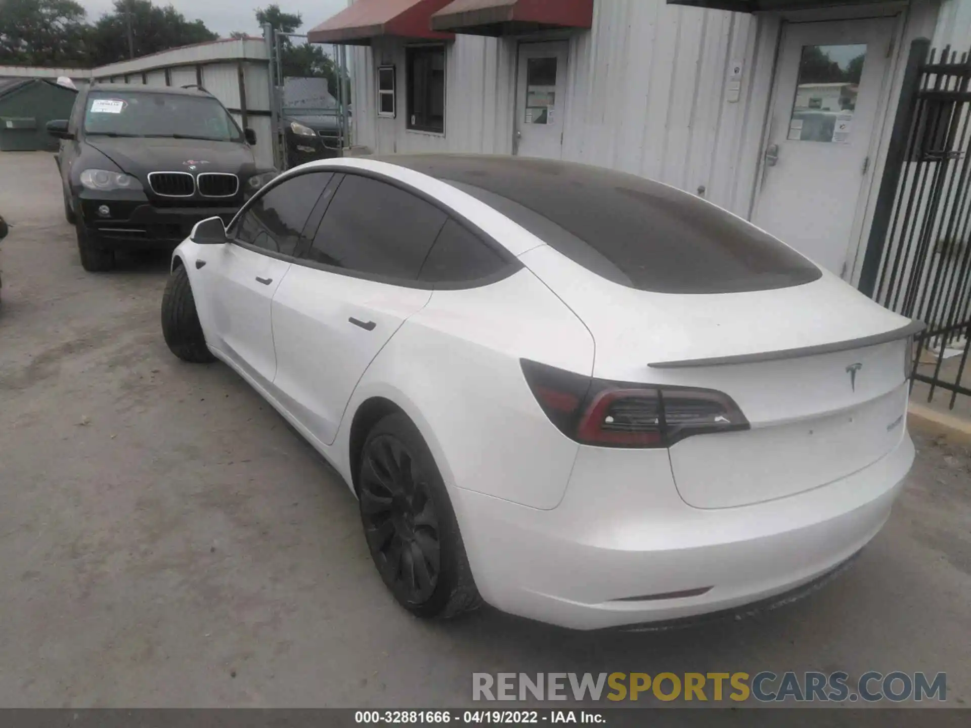 3 Photograph of a damaged car 5YJ3E1EC7MF054409 TESLA MODEL 3 2021