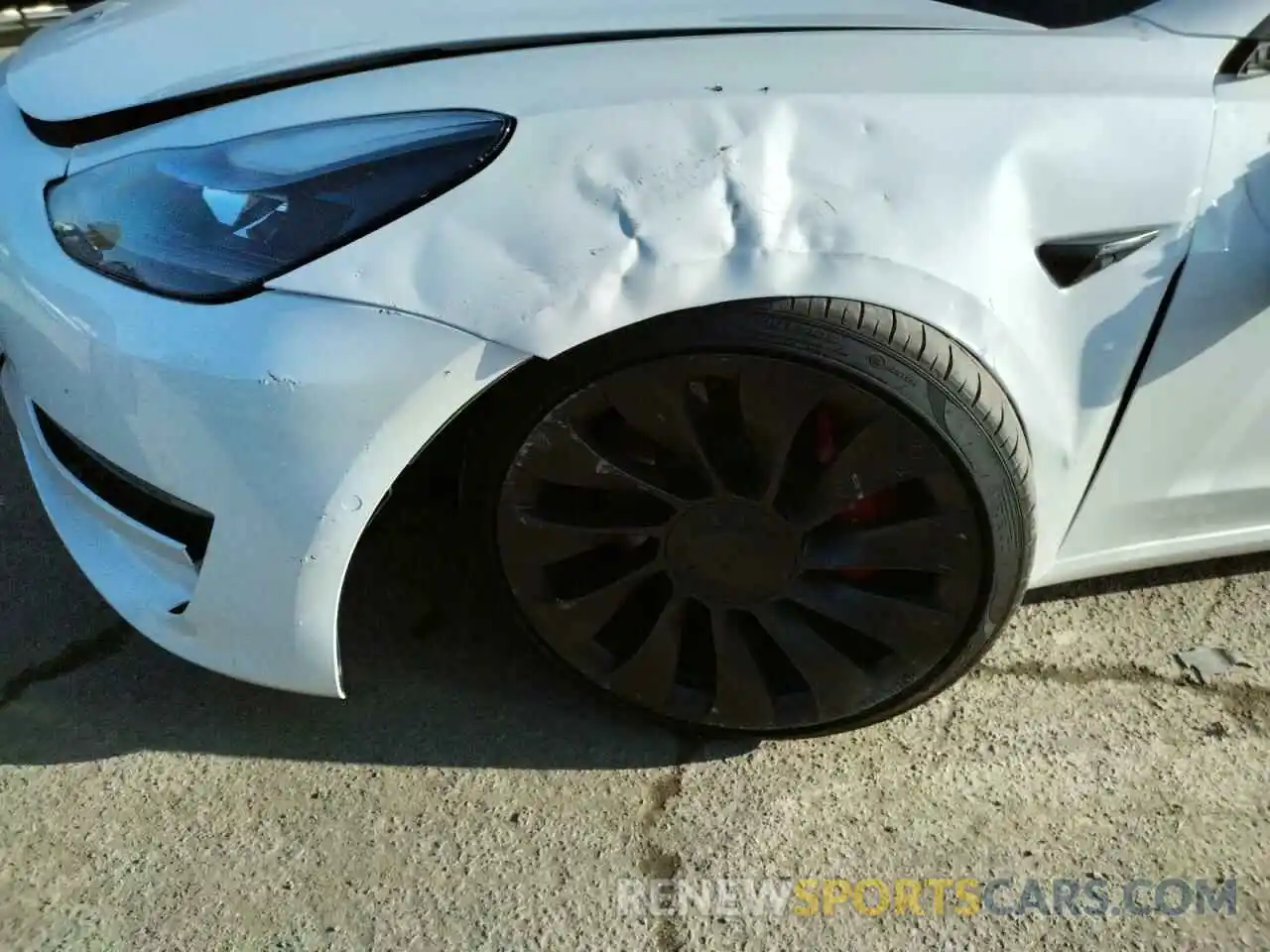 9 Photograph of a damaged car 5YJ3E1EC8MF015750 TESLA MODEL 3 2021