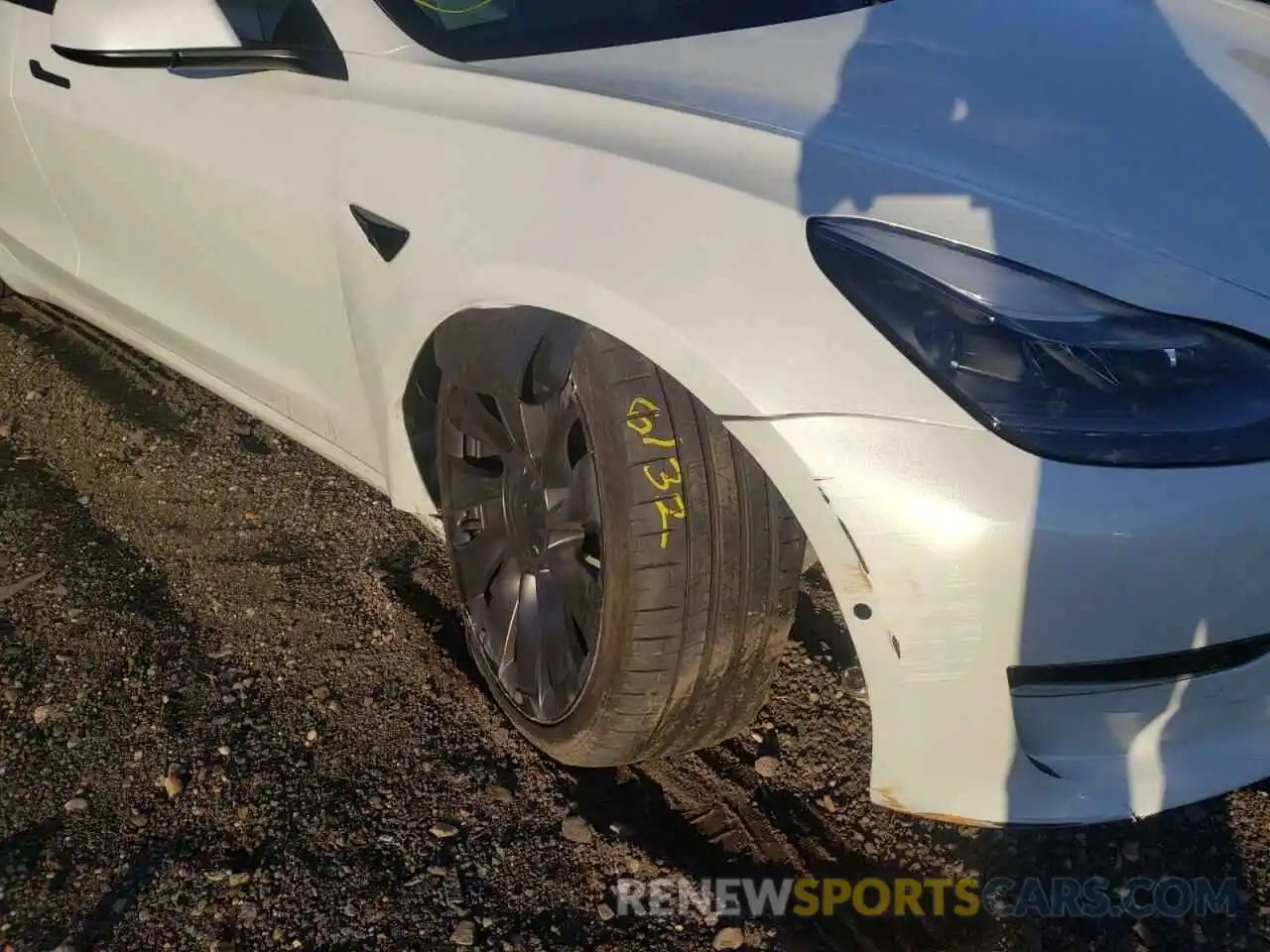 9 Photograph of a damaged car 5YJ3E1EC8MF061157 TESLA MODEL 3 2021