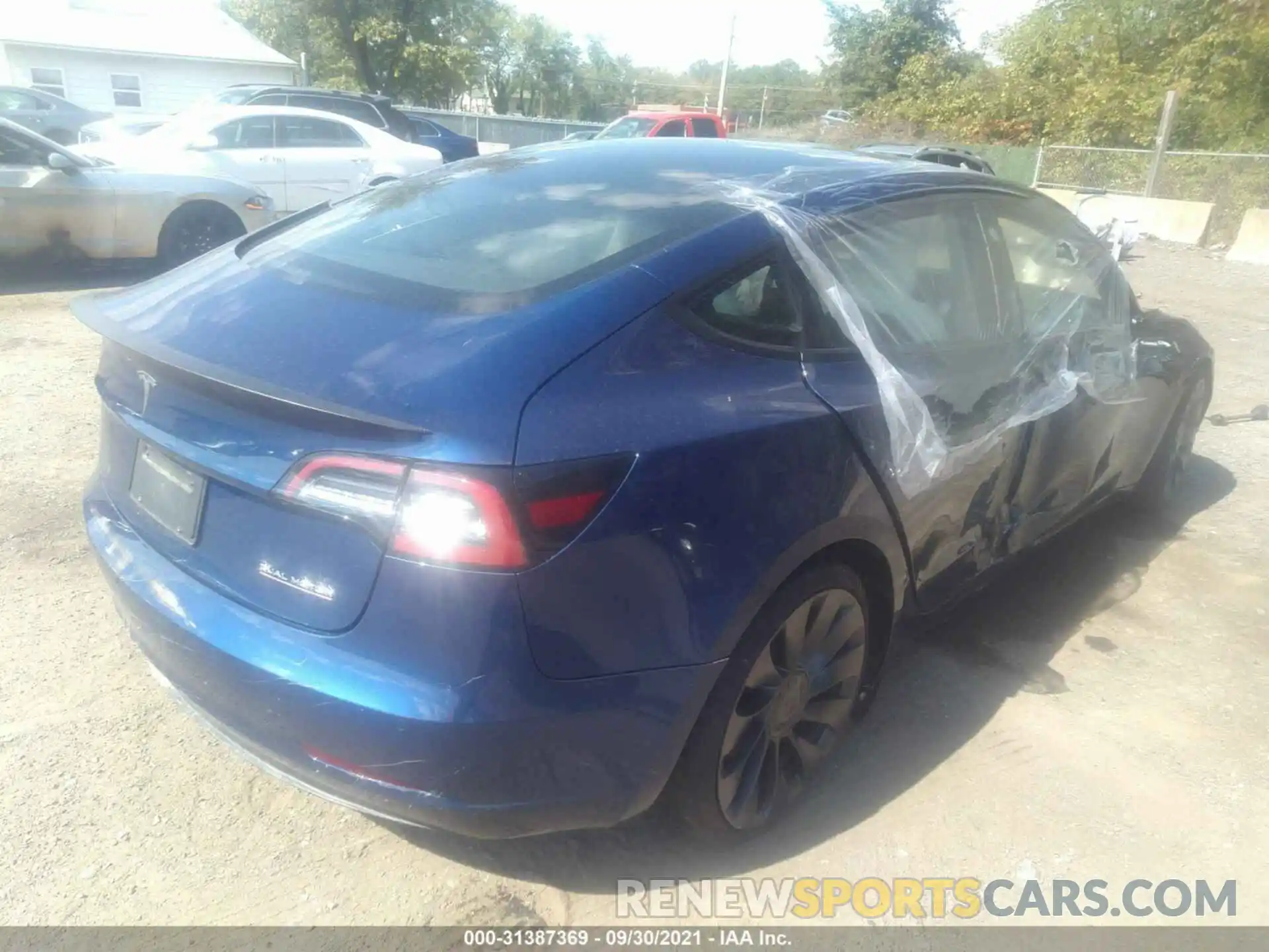 4 Photograph of a damaged car 5YJ3E1EC8MF849548 TESLA MODEL 3 2021