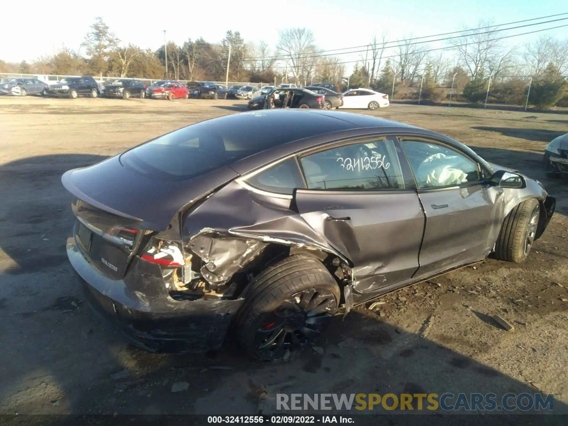 4 Photograph of a damaged car 5YJ3E1EC8MF976073 TESLA MODEL 3 2021