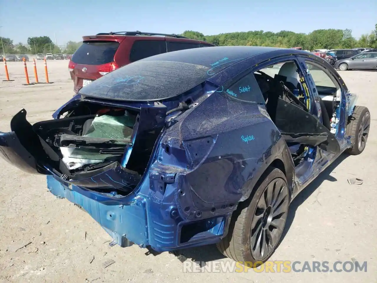 4 Photograph of a damaged car 5YJ3E1ECXMF028287 TESLA MODEL 3 2021