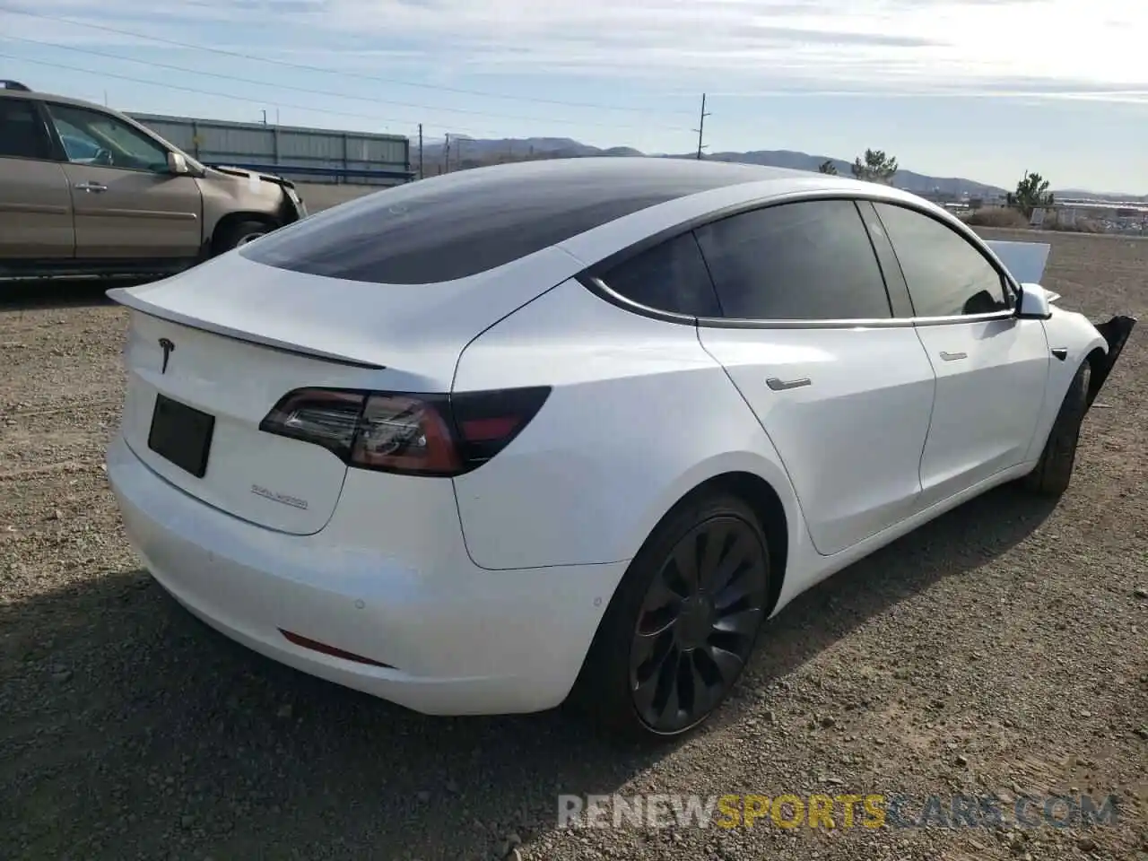 4 Photograph of a damaged car 5YJ3E1ECXMF926257 TESLA MODEL 3 2021