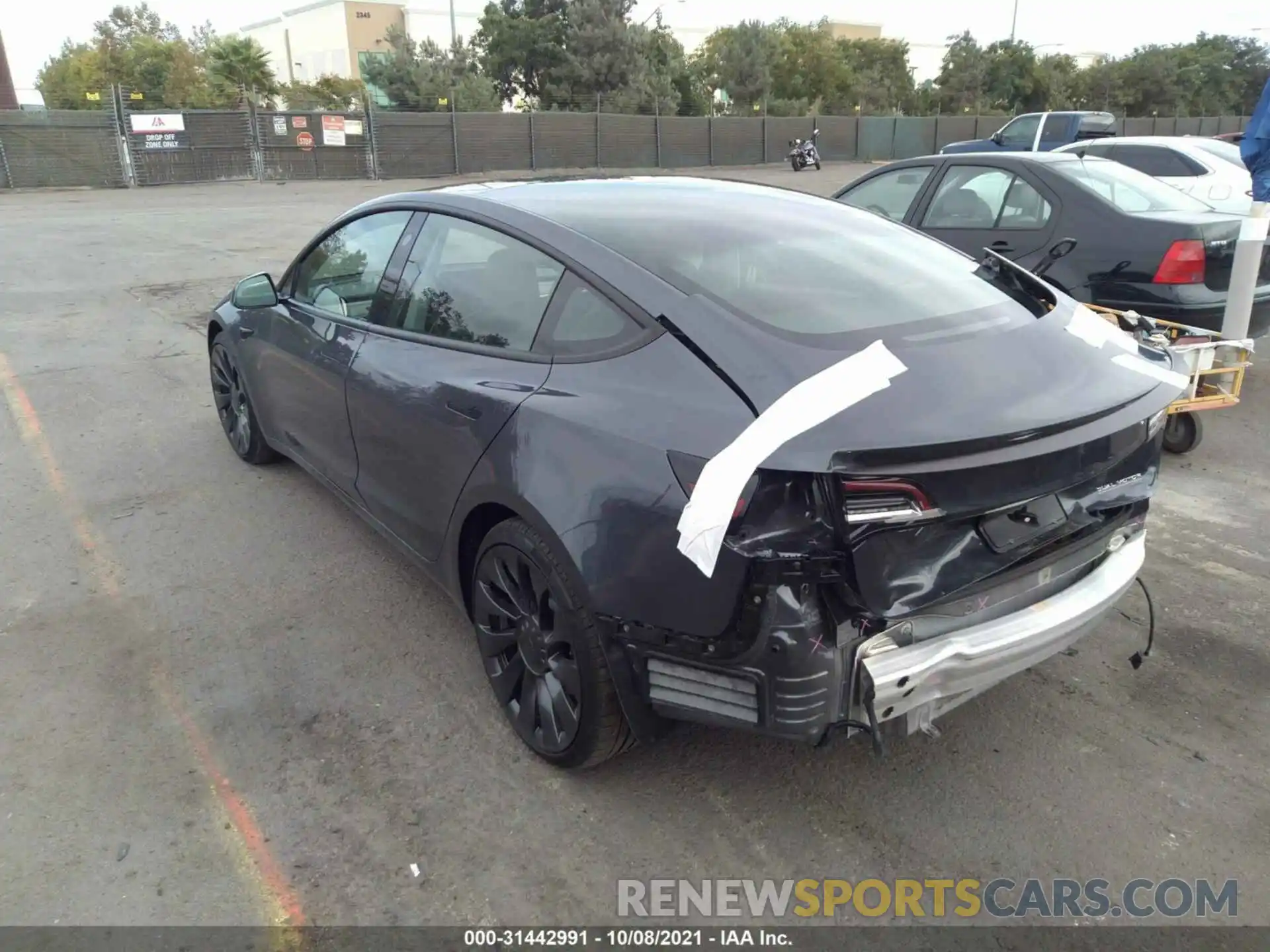 3 Photograph of a damaged car 5YJ3E1ECXMF976060 TESLA MODEL 3 2021