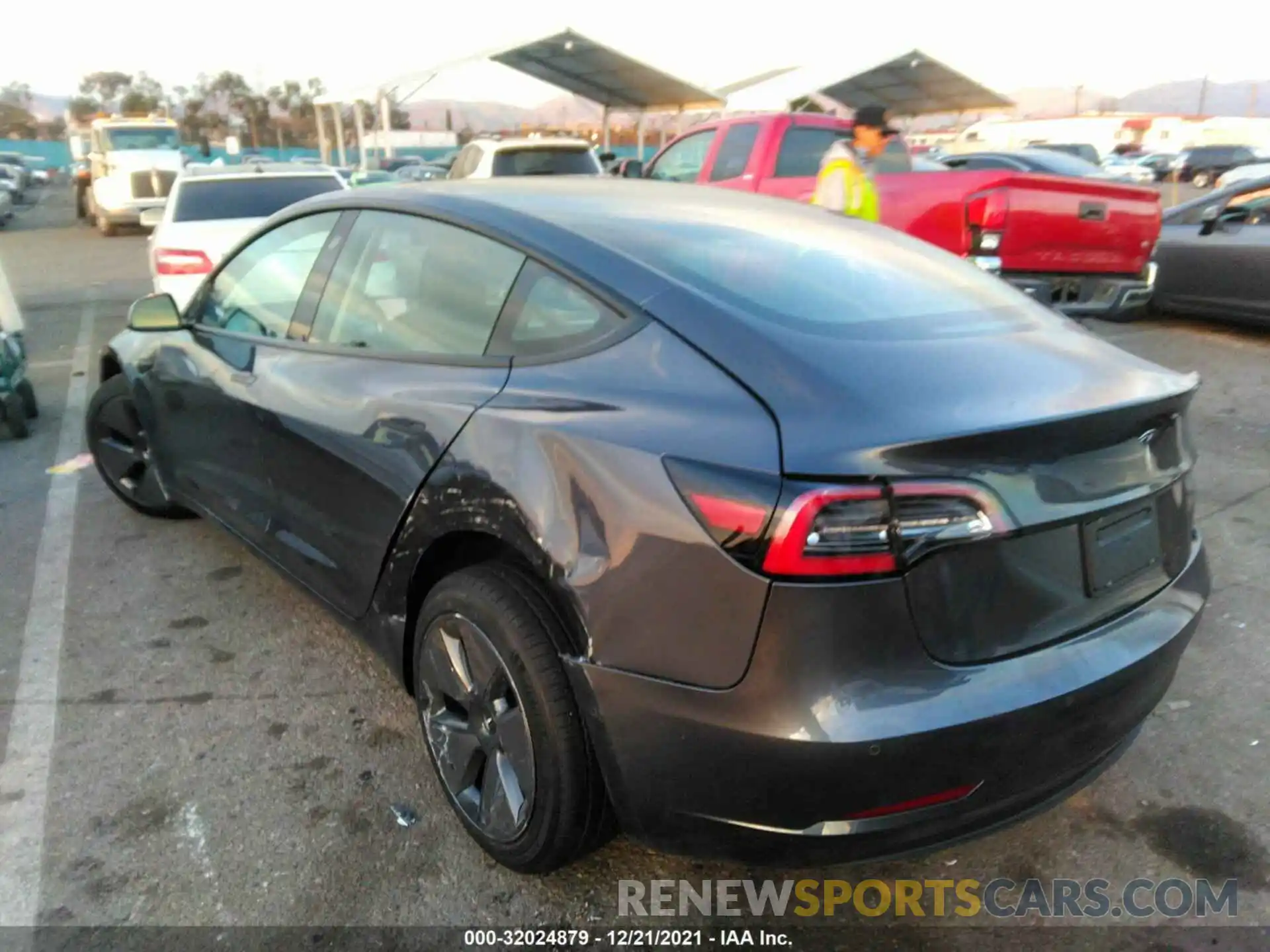 3 Photograph of a damaged car 5YJ3E1EA0NF108052 TESLA MODEL 3 2022