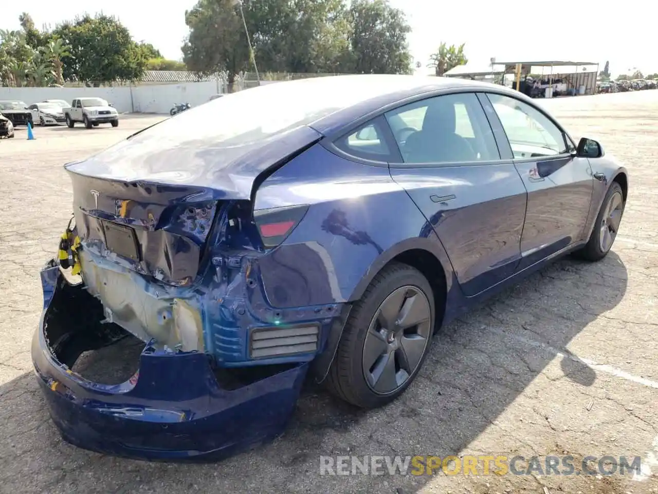 4 Photograph of a damaged car 5YJ3E1EA0NF285751 TESLA MODEL 3 2022