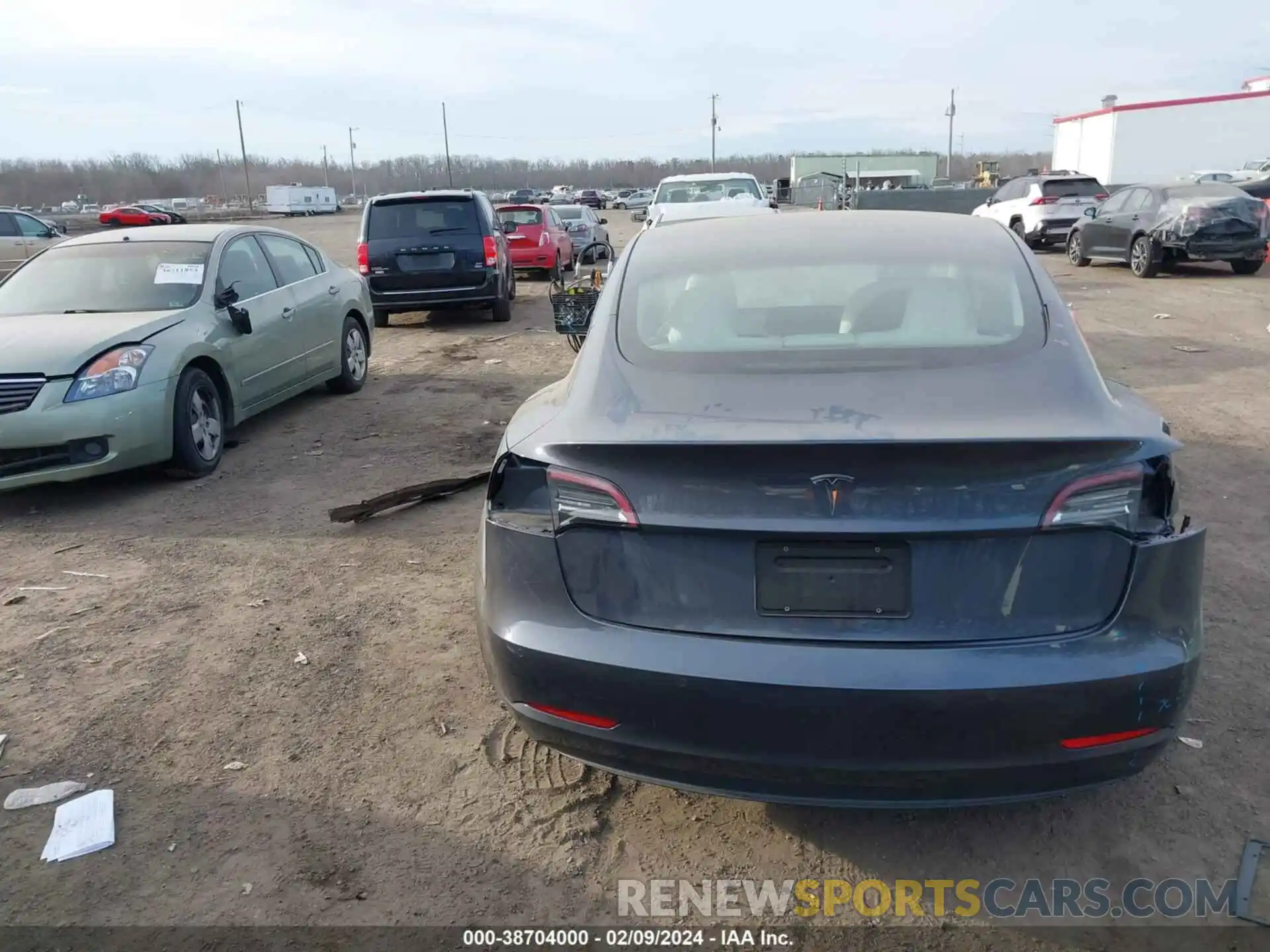 17 Photograph of a damaged car 5YJ3E1EA0NF327870 TESLA MODEL 3 2022