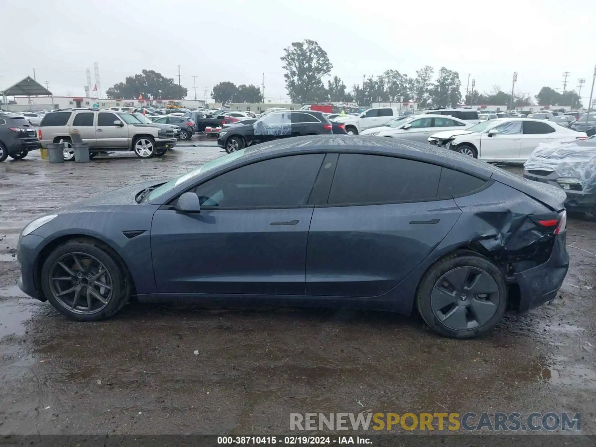 14 Photograph of a damaged car 5YJ3E1EA0NF343311 TESLA MODEL 3 2022