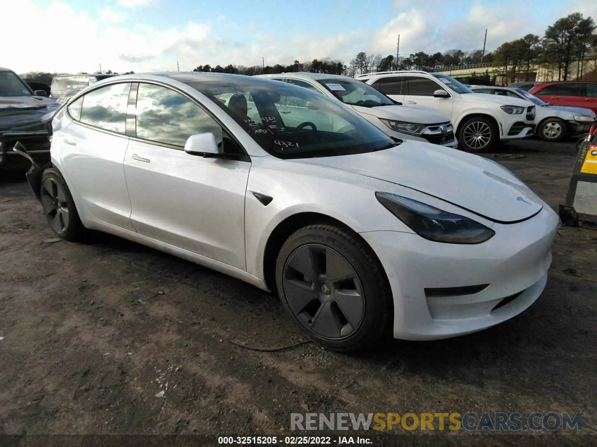 1 Photograph of a damaged car 5YJ3E1EA1NF101952 TESLA MODEL 3 2022