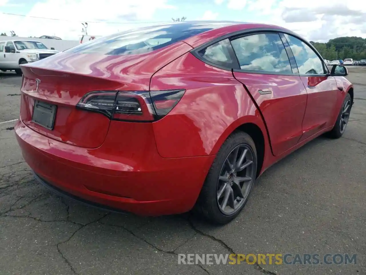 4 Photograph of a damaged car 5YJ3E1EA1NF118010 TESLA MODEL 3 2022