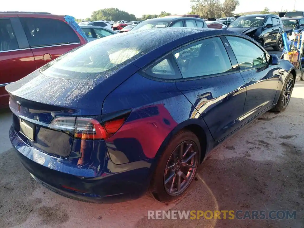 4 Photograph of a damaged car 5YJ3E1EA1NF190552 TESLA MODEL 3 2022