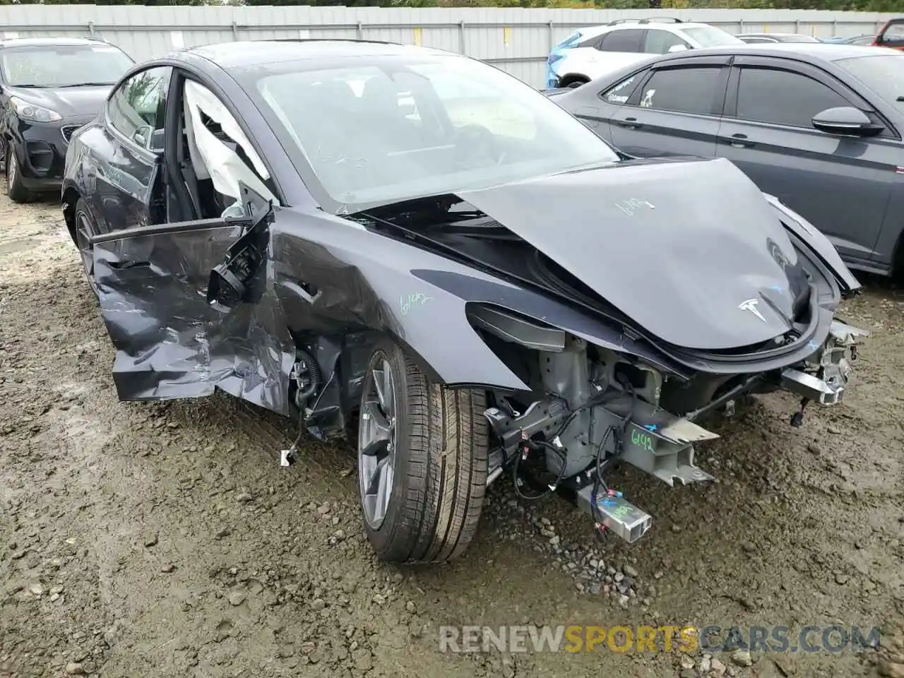 1 Photograph of a damaged car 5YJ3E1EA1NF235831 TESLA MODEL 3 2022