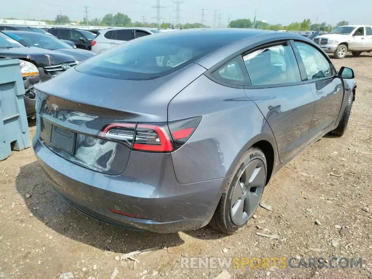 4 Photograph of a damaged car 5YJ3E1EA2NF101331 TESLA MODEL 3 2022