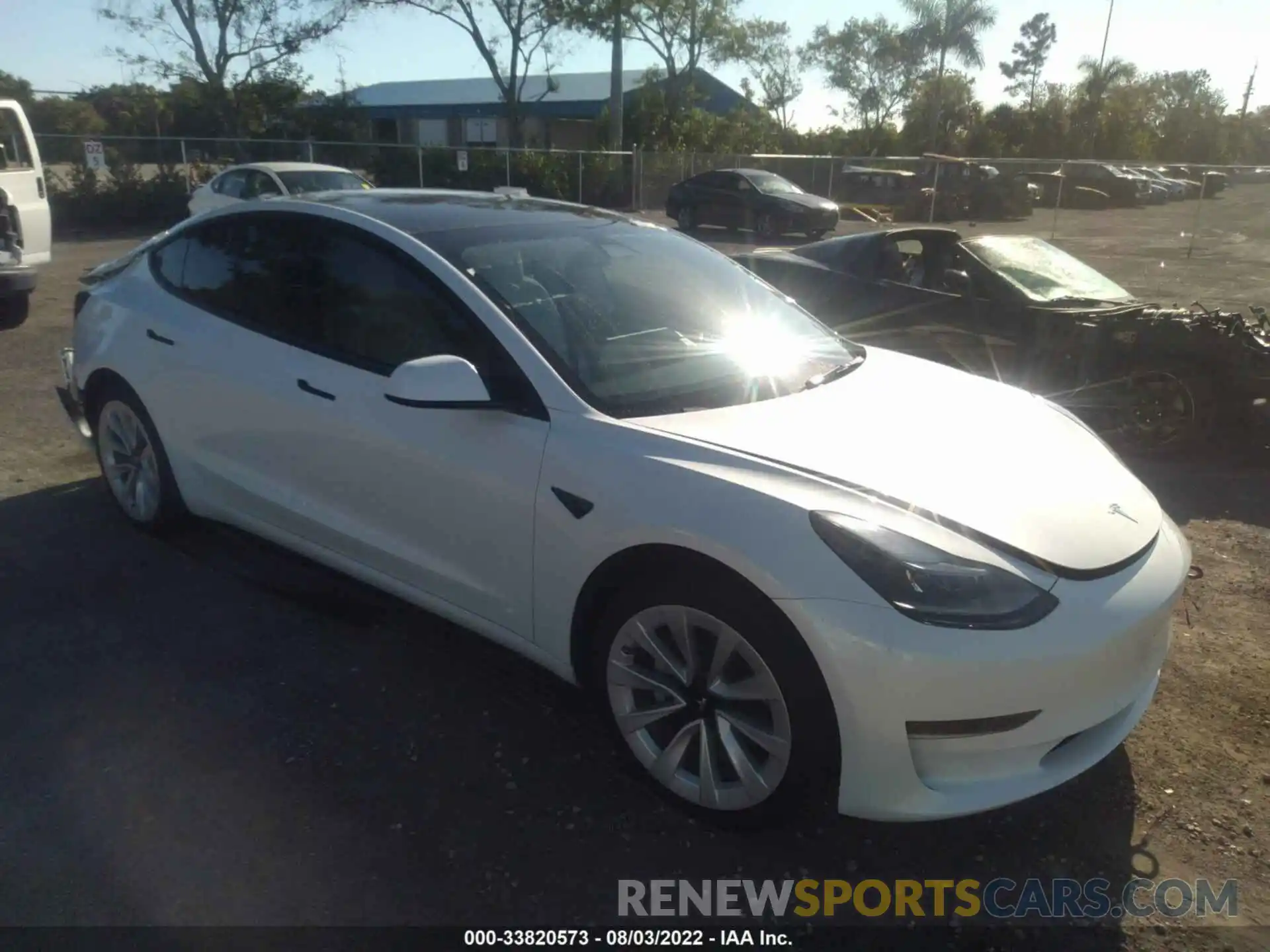 1 Photograph of a damaged car 5YJ3E1EA2NF105637 TESLA MODEL 3 2022