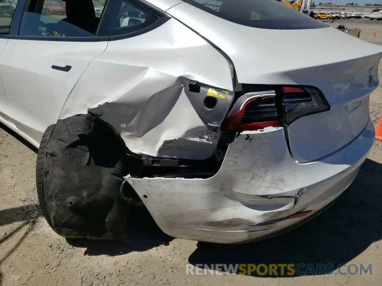 9 Photograph of a damaged car 5YJ3E1EA2NF144132 TESLA MODEL 3 2022