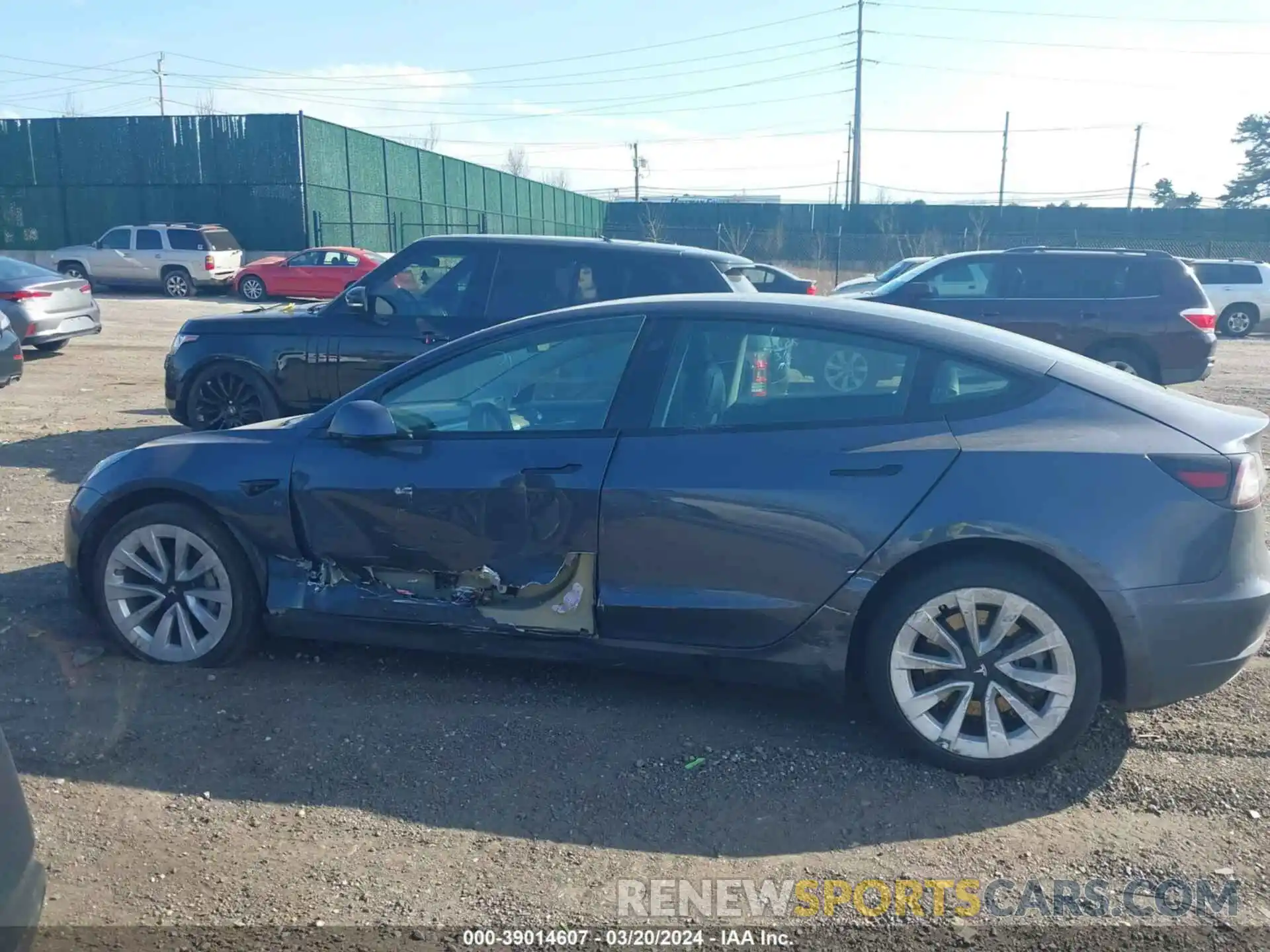 15 Photograph of a damaged car 5YJ3E1EA2NF286920 TESLA MODEL 3 2022