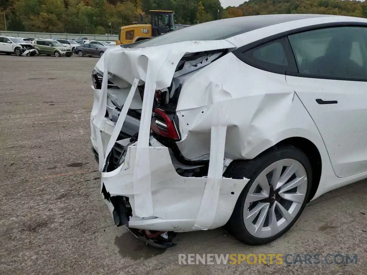 9 Photograph of a damaged car 5YJ3E1EA2NF304087 TESLA MODEL 3 2022