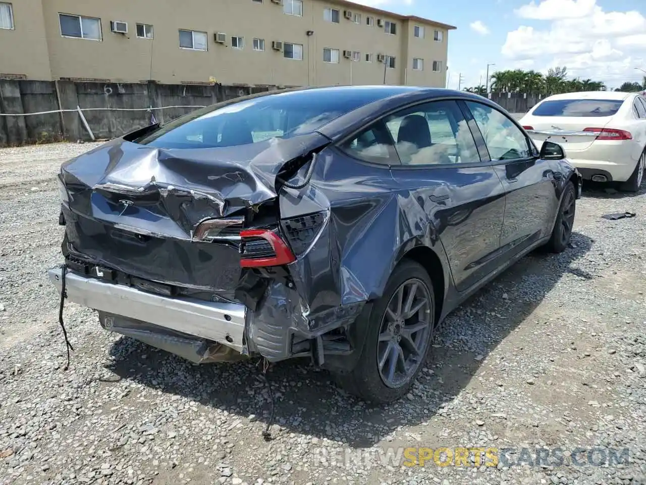 4 Photograph of a damaged car 5YJ3E1EA3NF188172 TESLA MODEL 3 2022