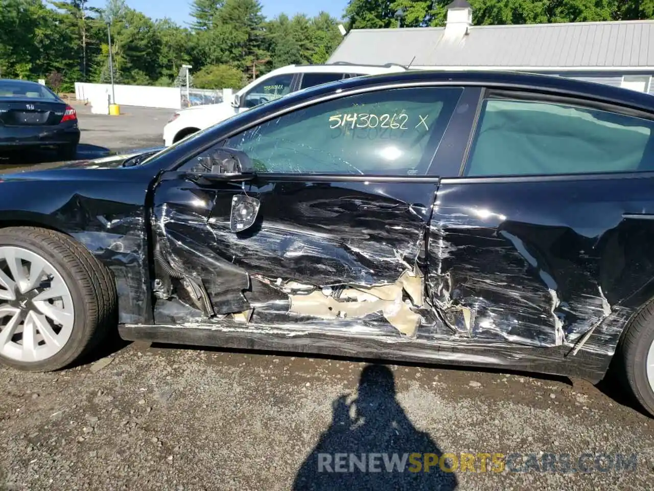 9 Photograph of a damaged car 5YJ3E1EA3NF190116 TESLA MODEL 3 2022