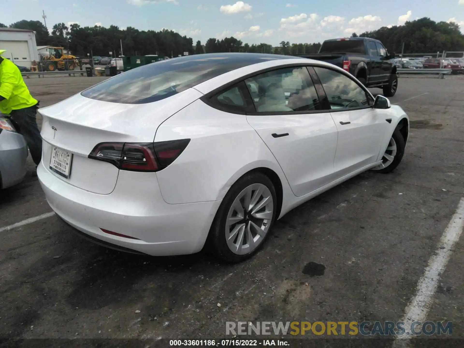 4 Photograph of a damaged car 5YJ3E1EA3NF241405 TESLA MODEL 3 2022