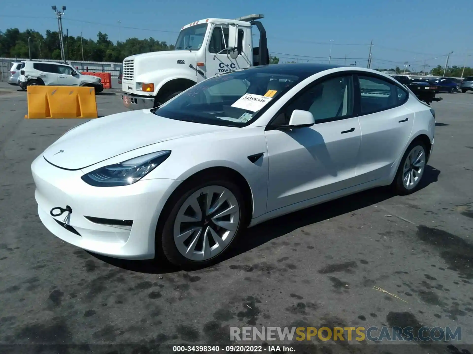 2 Photograph of a damaged car 5YJ3E1EA3NF242361 TESLA MODEL 3 2022