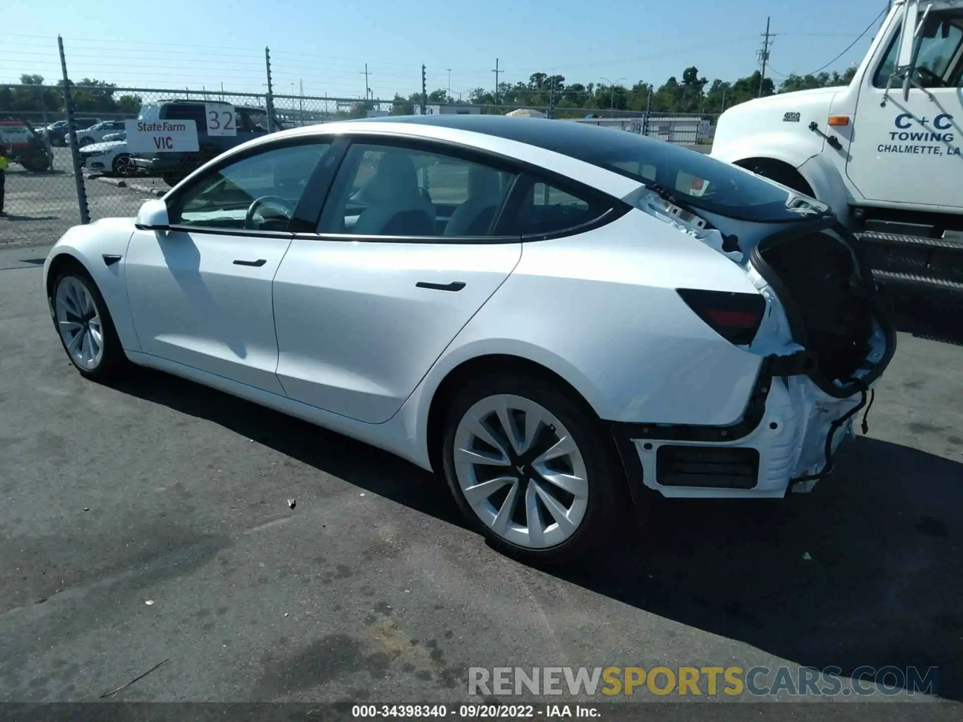 3 Photograph of a damaged car 5YJ3E1EA3NF242361 TESLA MODEL 3 2022