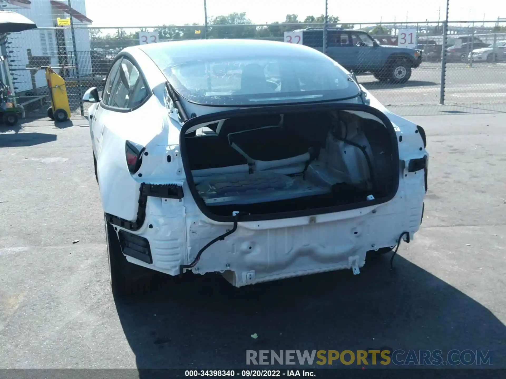 6 Photograph of a damaged car 5YJ3E1EA3NF242361 TESLA MODEL 3 2022