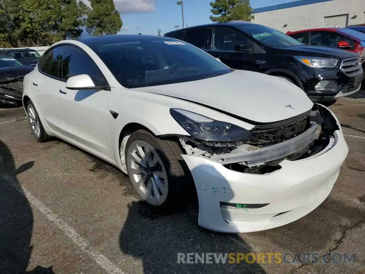 4 Photograph of a damaged car 5YJ3E1EA3NF299076 TESLA MODEL 3 2022