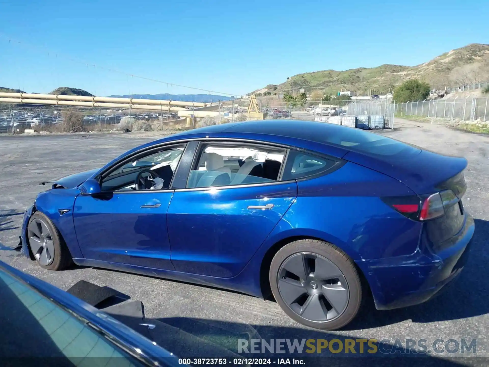 15 Photograph of a damaged car 5YJ3E1EA3NF373998 TESLA MODEL 3 2022