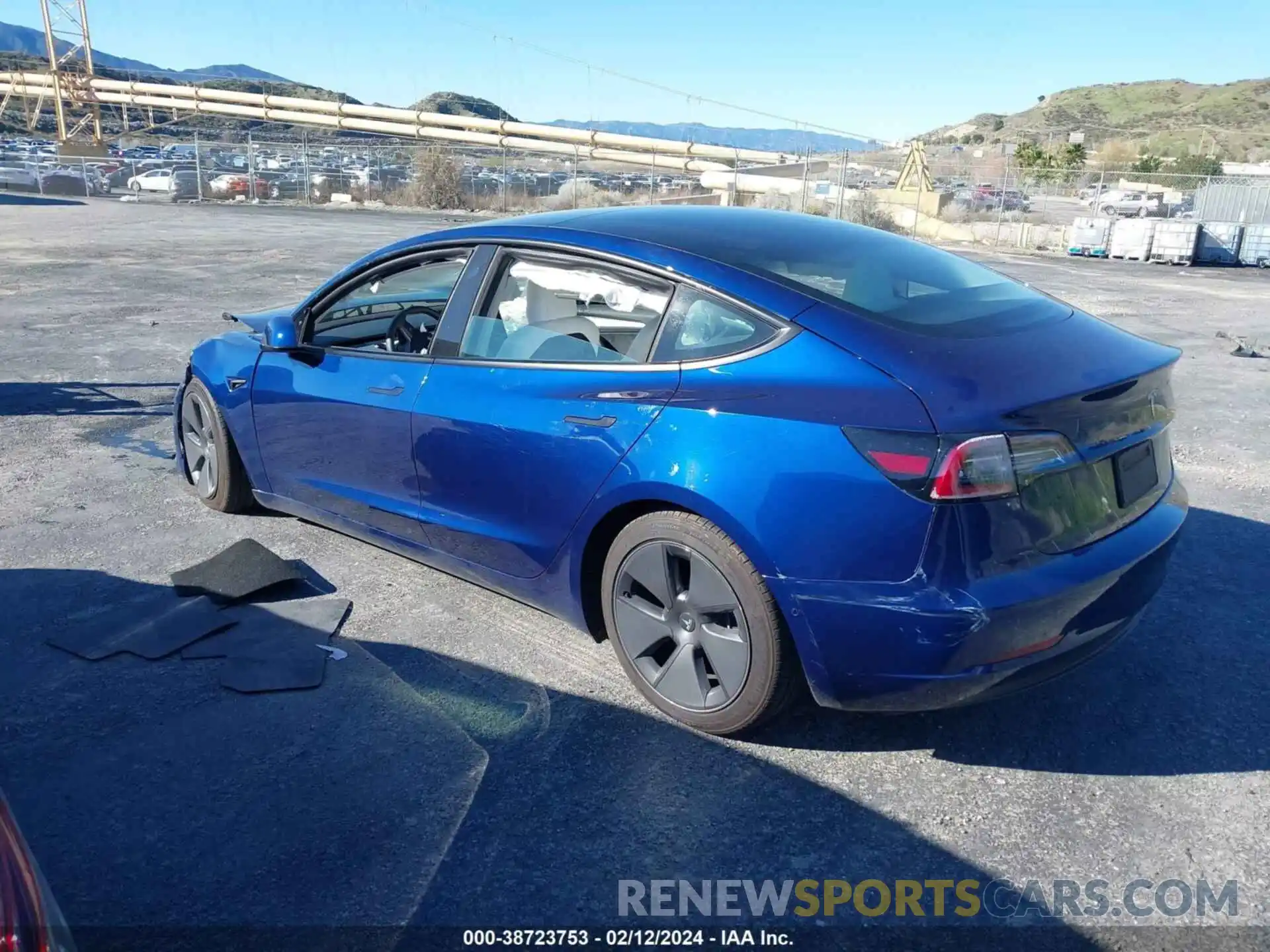 3 Photograph of a damaged car 5YJ3E1EA3NF373998 TESLA MODEL 3 2022