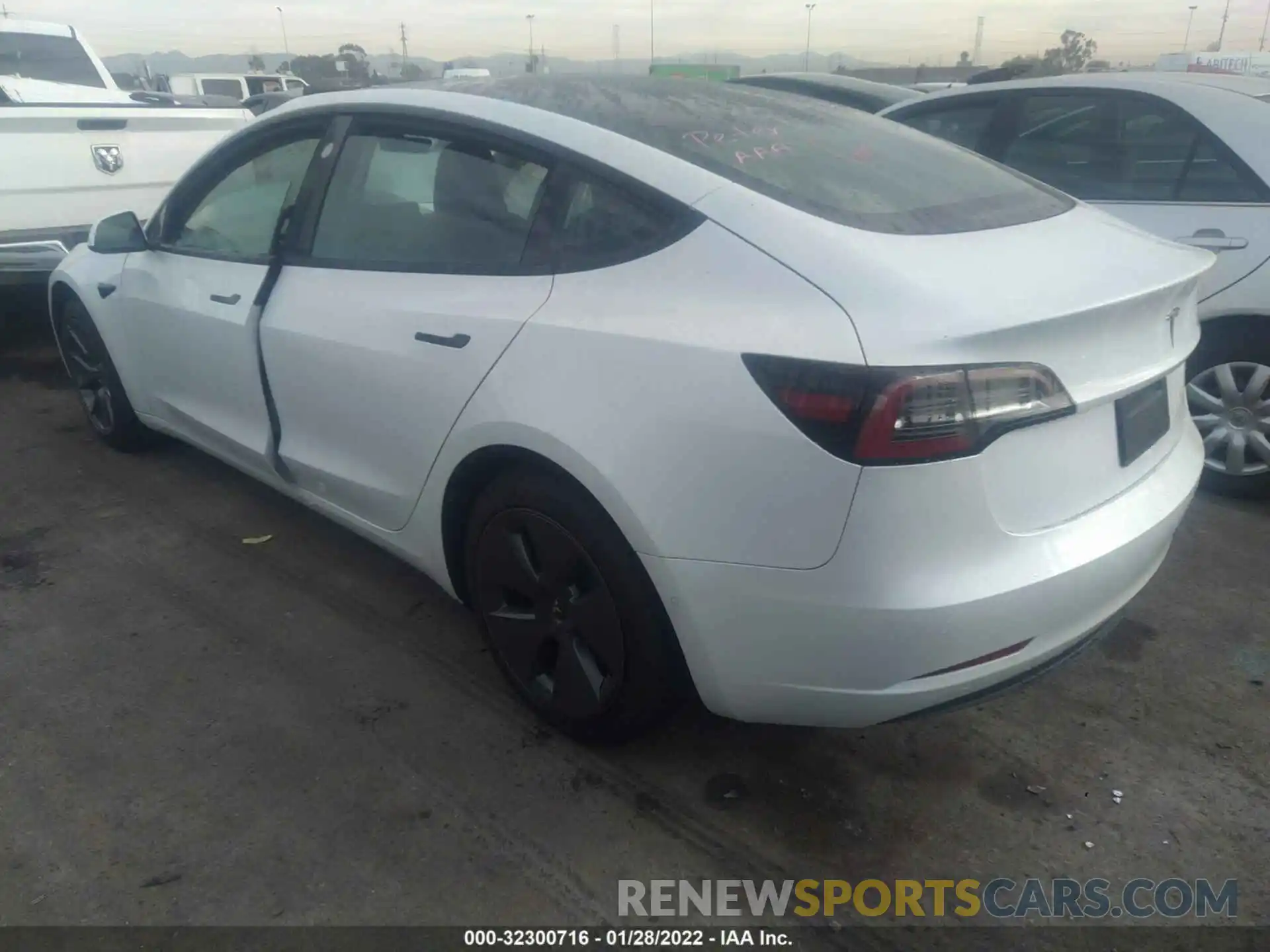 3 Photograph of a damaged car 5YJ3E1EA4NF102464 TESLA MODEL 3 2022