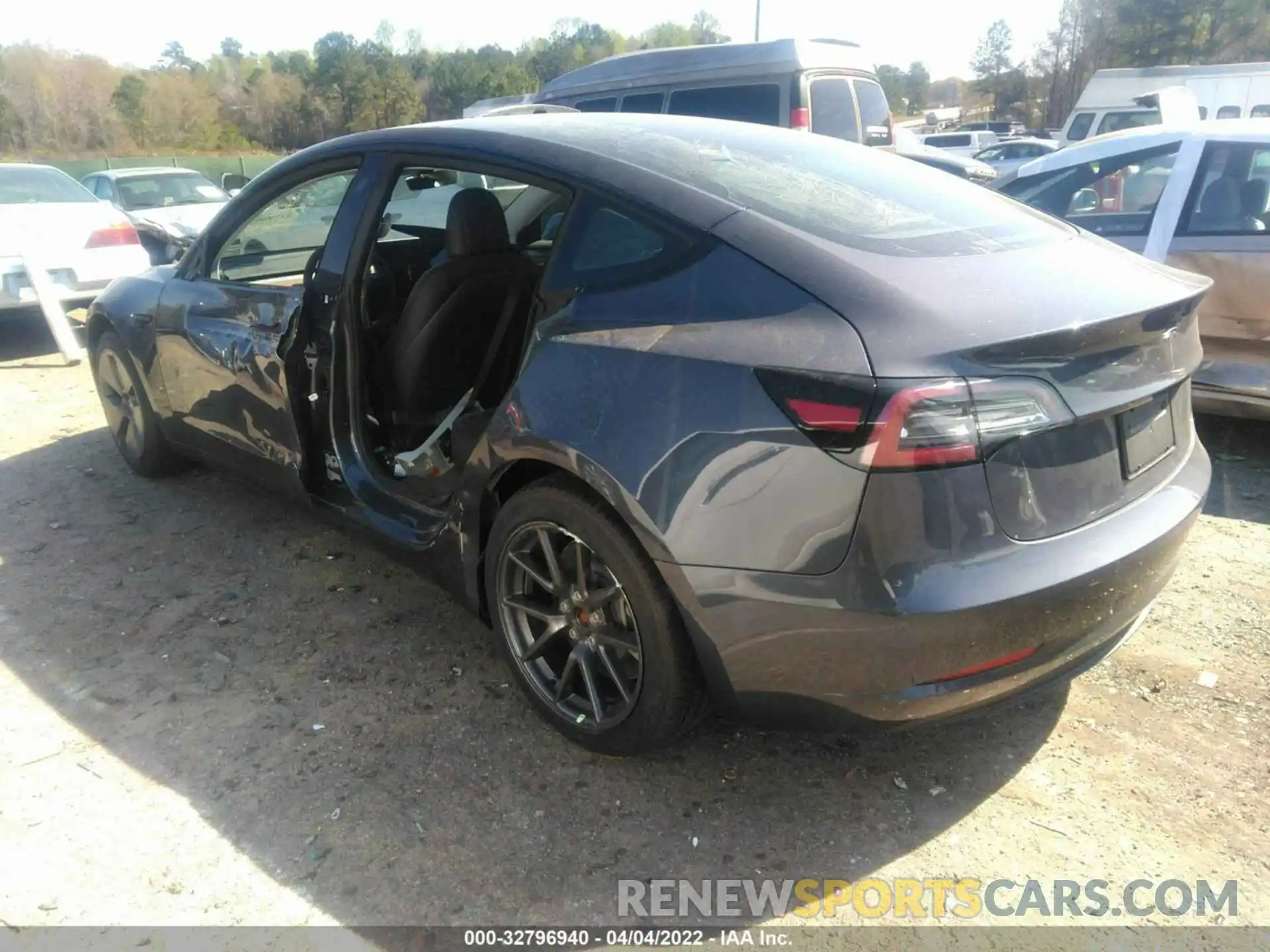 3 Photograph of a damaged car 5YJ3E1EA4NF102724 TESLA MODEL 3 2022