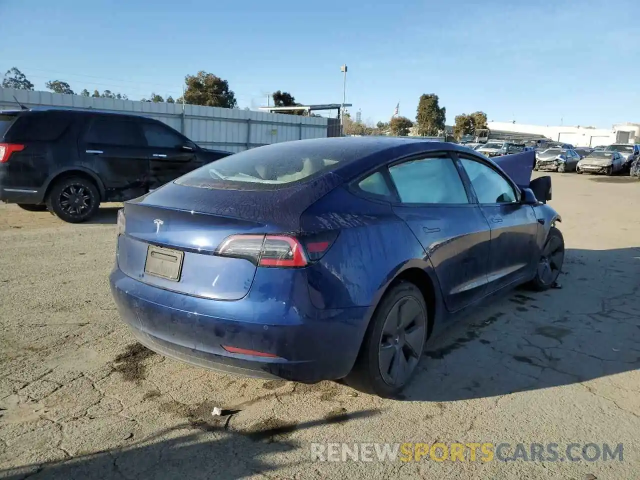 3 Photograph of a damaged car 5YJ3E1EA4NF123007 TESLA MODEL 3 2022