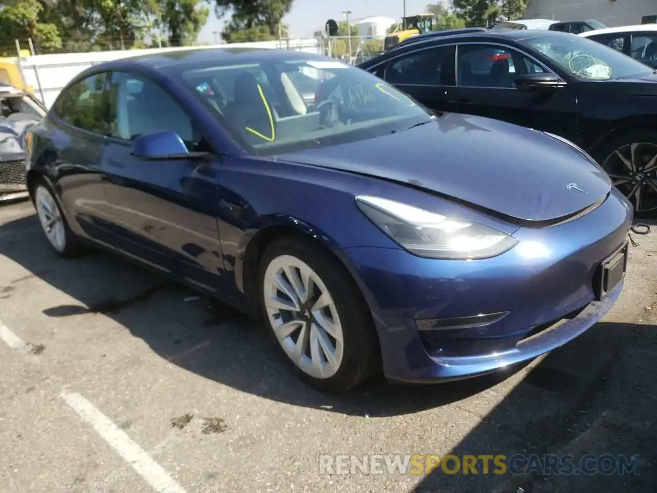 4 Photograph of a damaged car 5YJ3E1EA4NF142687 TESLA MODEL 3 2022