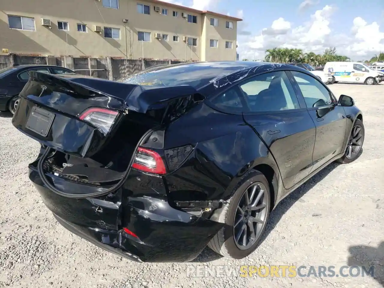 4 Photograph of a damaged car 5YJ3E1EA4NF190691 TESLA MODEL 3 2022