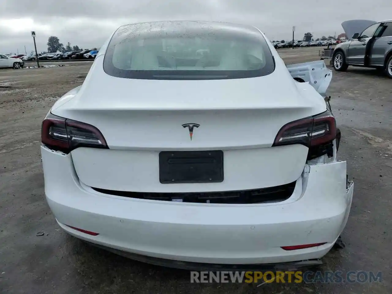 6 Photograph of a damaged car 5YJ3E1EA4NF325880 TESLA MODEL 3 2022