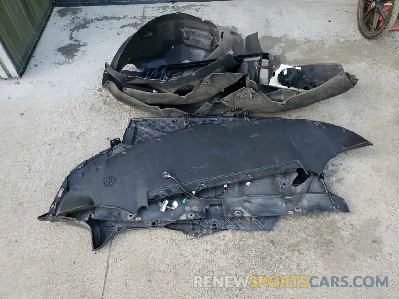 9 Photograph of a damaged car 5YJ3E1EA5NF102487 TESLA MODEL 3 2022