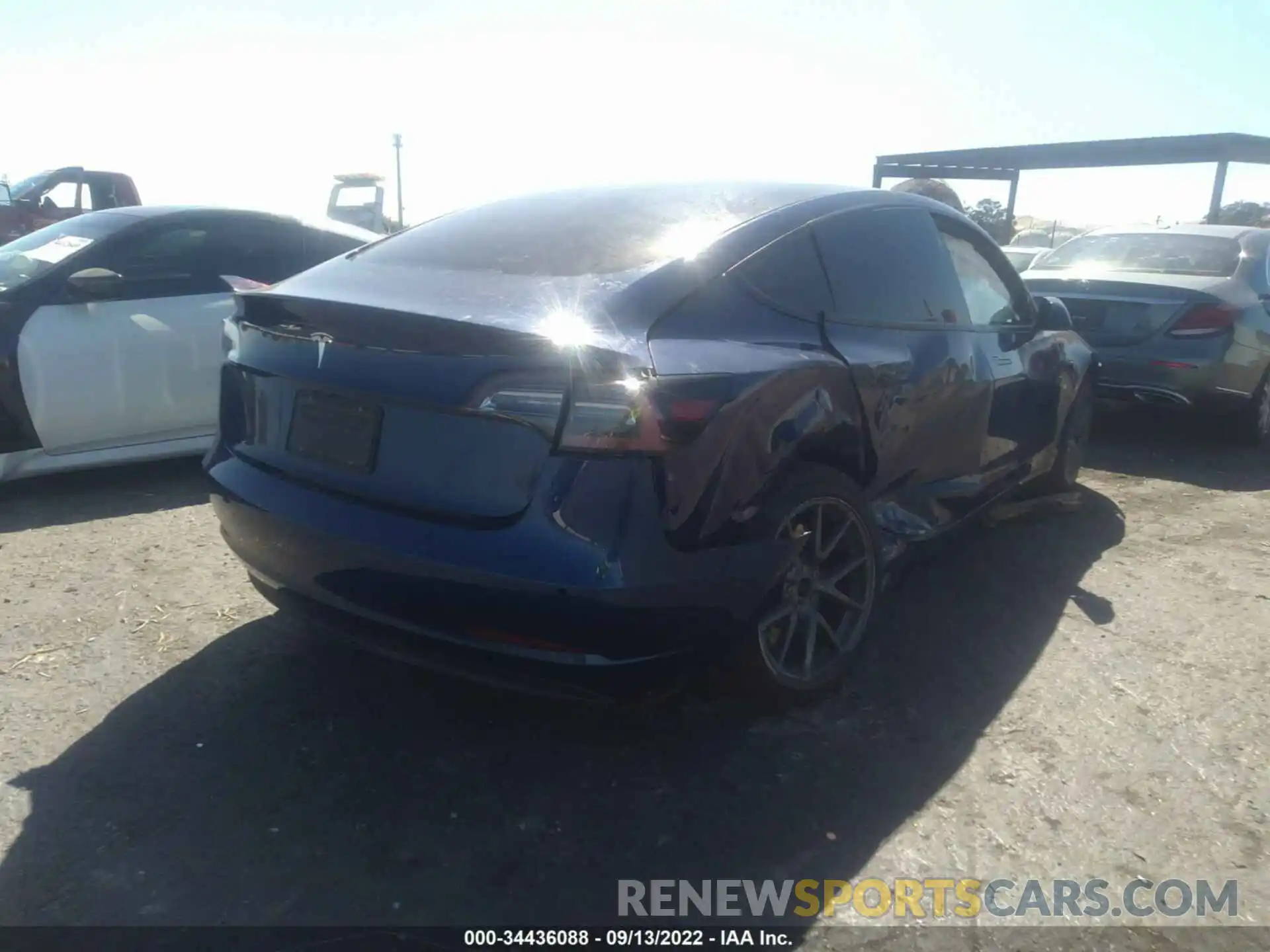 4 Photograph of a damaged car 5YJ3E1EA5NF147820 TESLA MODEL 3 2022