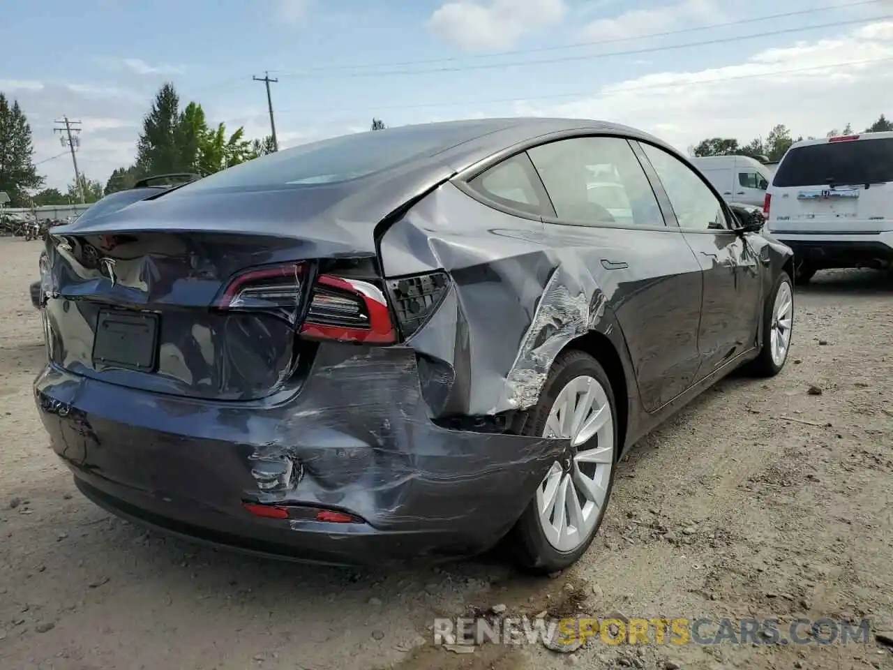 4 Photograph of a damaged car 5YJ3E1EA5NF185418 TESLA MODEL 3 2022