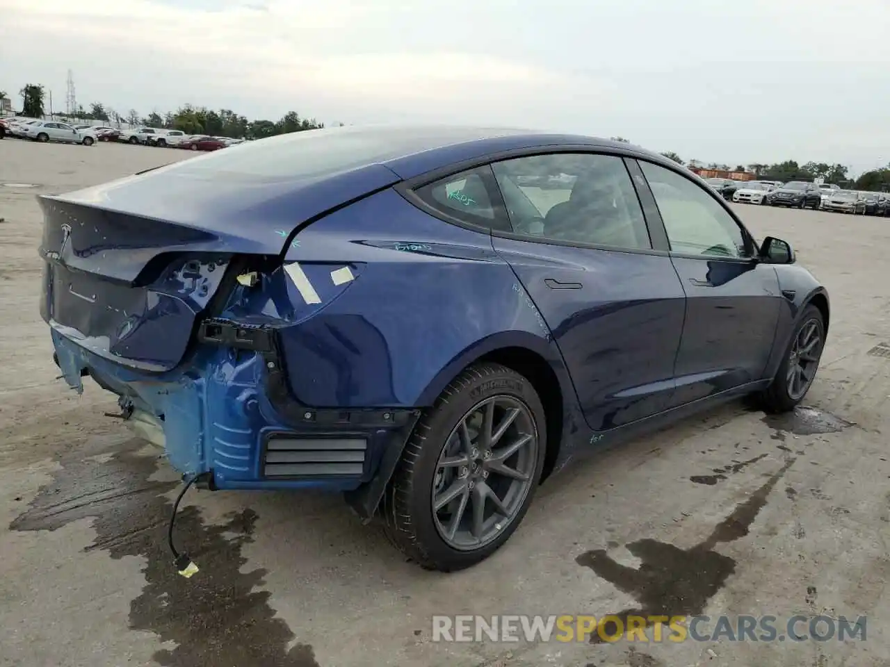 3 Photograph of a damaged car 5YJ3E1EA5NF188108 TESLA MODEL 3 2022