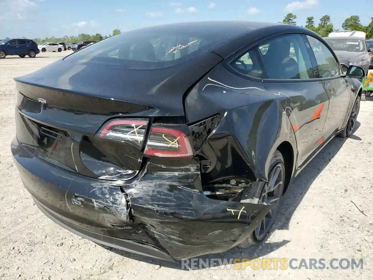 4 Photograph of a damaged car 5YJ3E1EA5NF188237 TESLA MODEL 3 2022