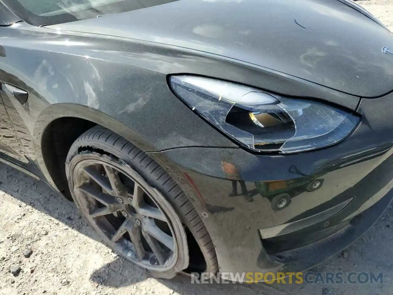 9 Photograph of a damaged car 5YJ3E1EA5NF188237 TESLA MODEL 3 2022