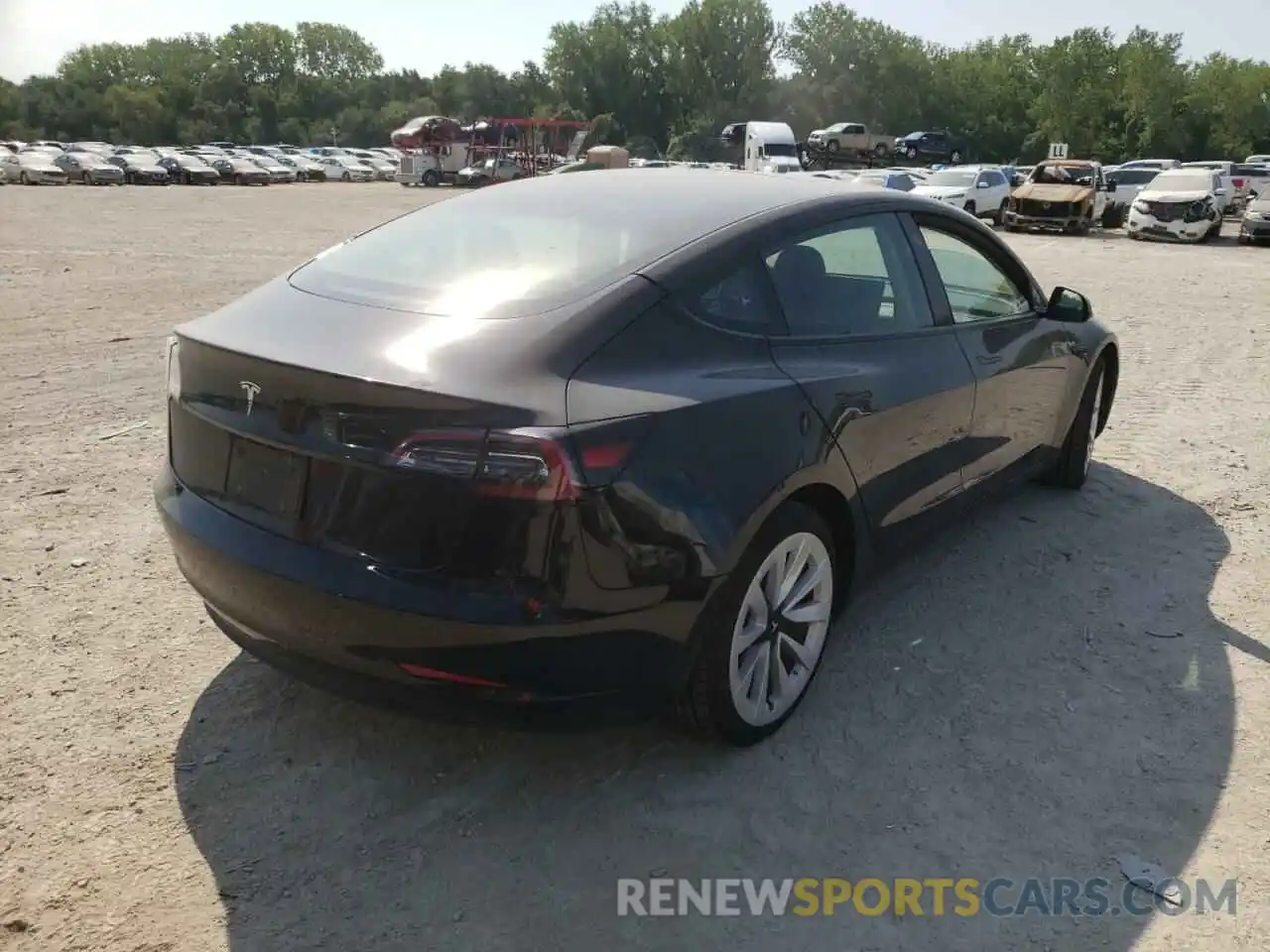 4 Photograph of a damaged car 5YJ3E1EA5NF191123 TESLA MODEL 3 2022