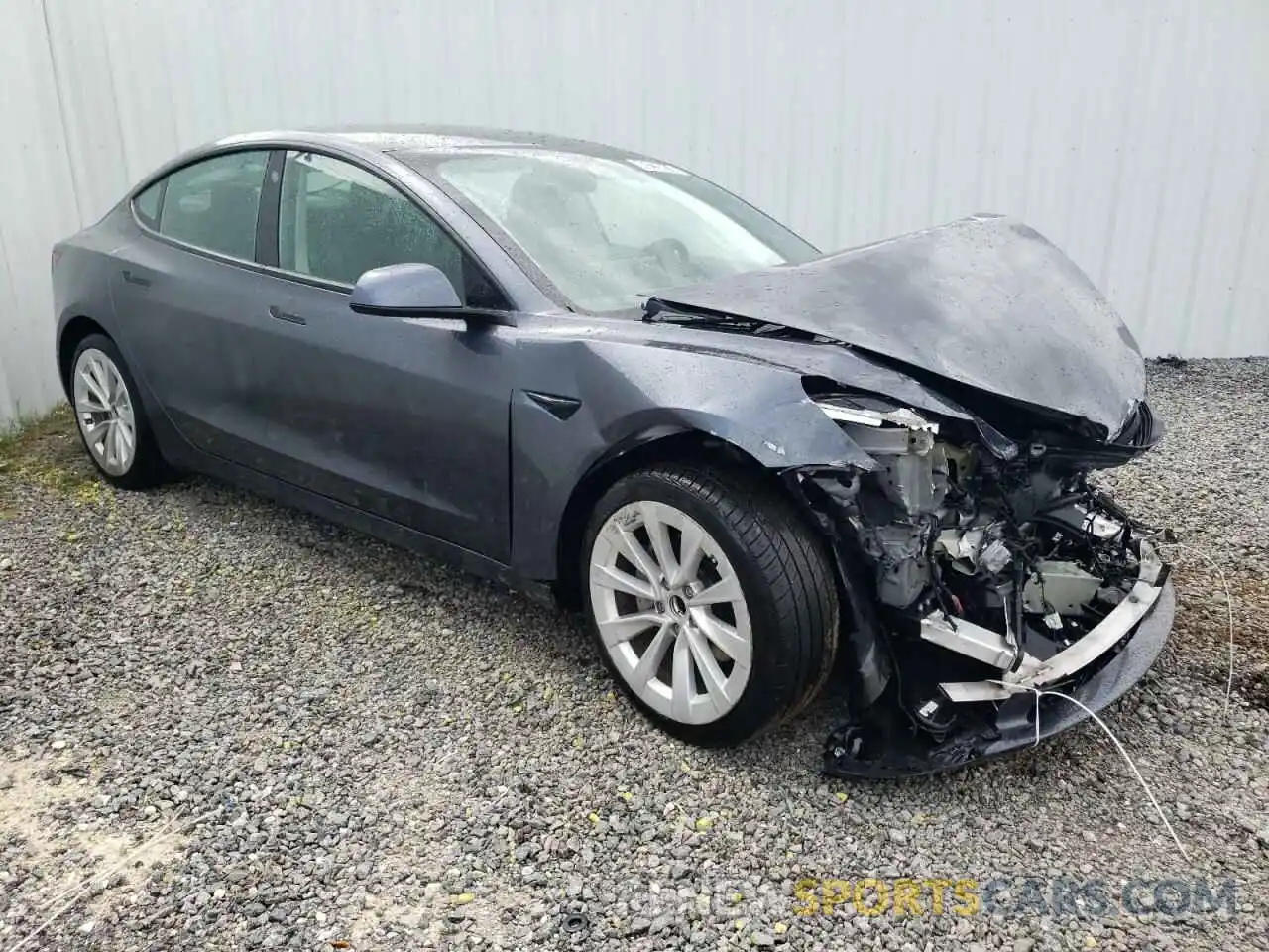 4 Photograph of a damaged car 5YJ3E1EA5NF290671 TESLA MODEL 3 2022