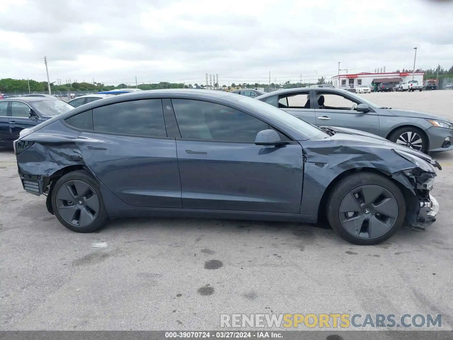 13 Photograph of a damaged car 5YJ3E1EA5NF346611 TESLA MODEL 3 2022