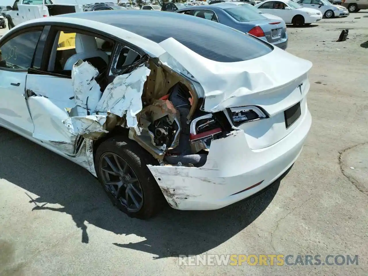 9 Photograph of a damaged car 5YJ3E1EA6NF122635 TESLA MODEL 3 2022